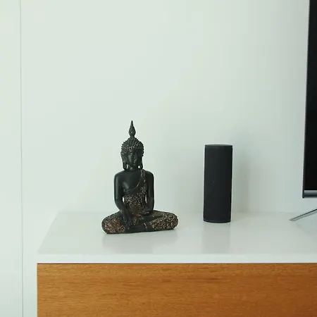 Modern 2-bedroom Located In An Exclusive Area דירה