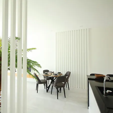 Modern 2-bedroom Located In An Exclusive Area Apartment