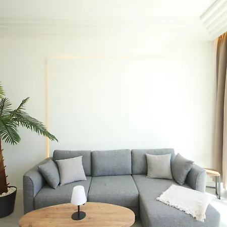 Apartment Modern 2-bedroom Located In An Exclusive Area *