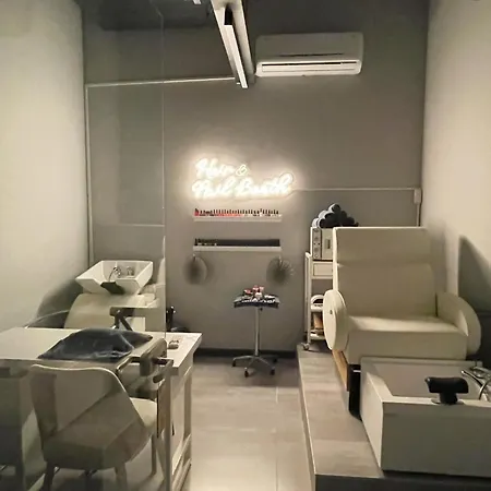 Modern 2-bedroom Located In An Exclusive Area